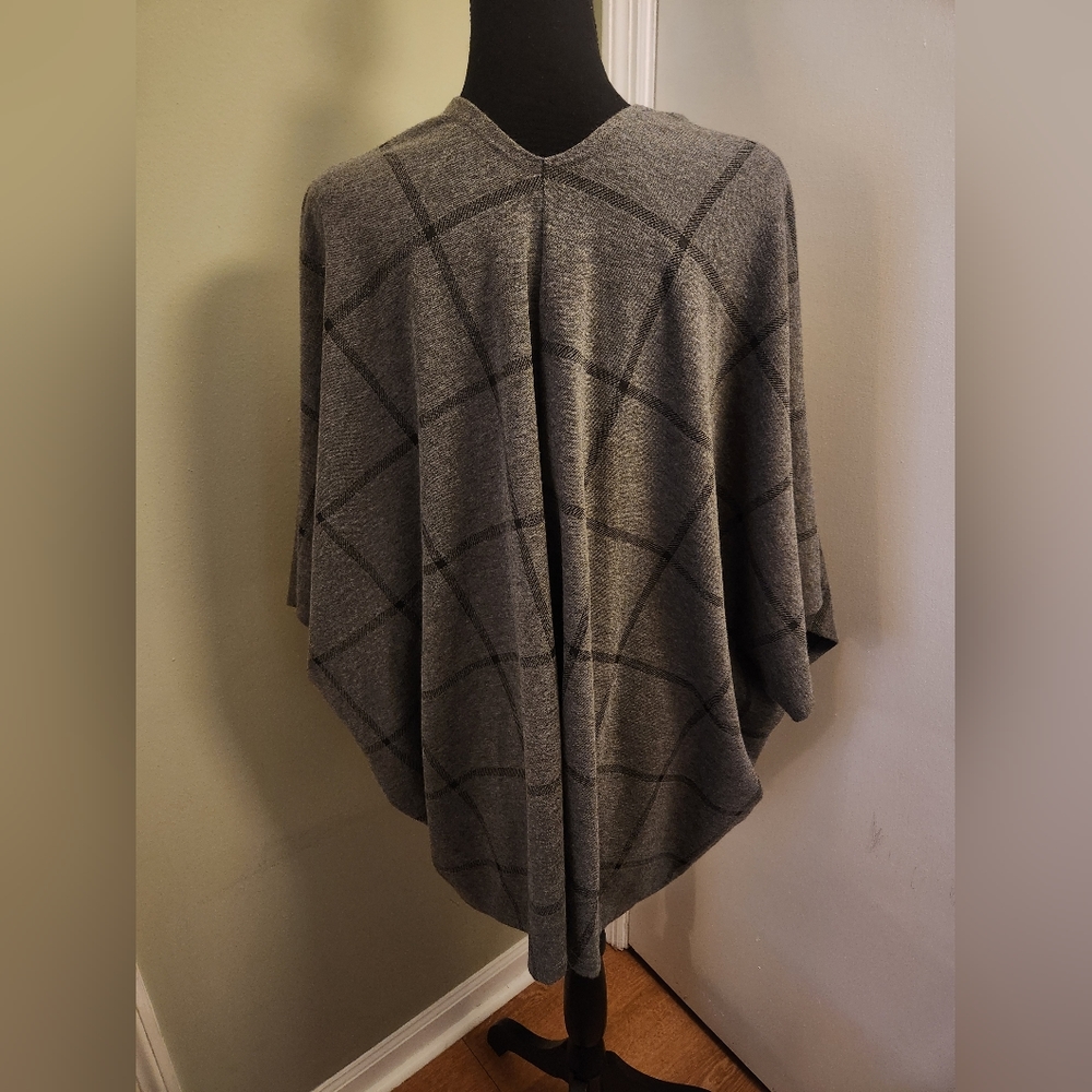 Oversized Wrap Poncho S/M - Picture 3 of 5
